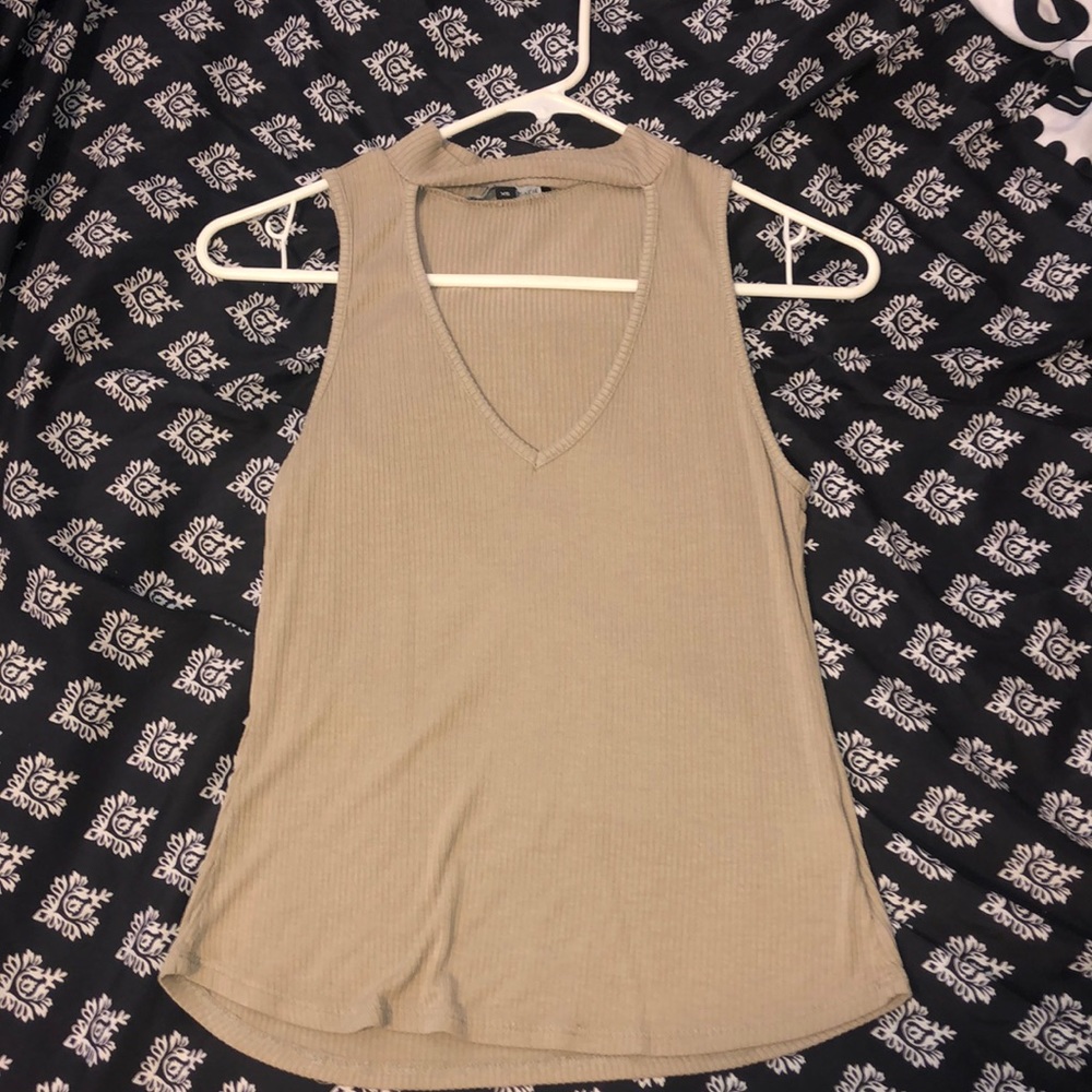 kendall & kylie deep v top!!